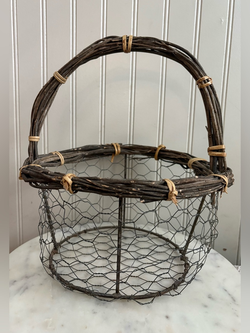 Vintage Wicker & Chicken Wire Rustic Basket Egg Gathering Garden Primitive VTG